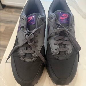 Nike Air Max women’s  Black and Purple Shoes